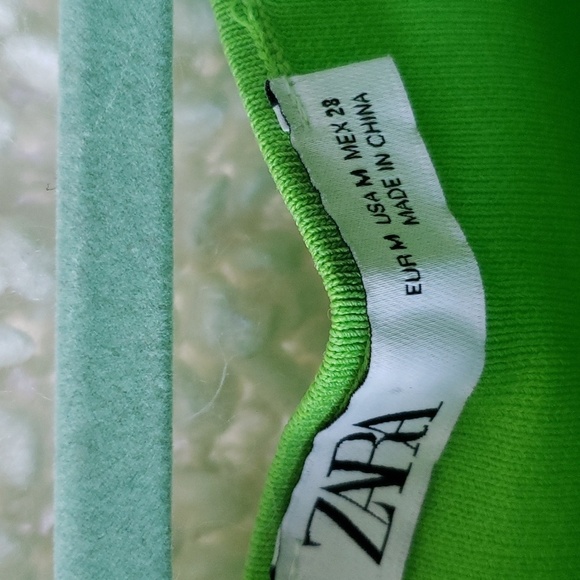 ZARA KNIT TOP WITH BALLOON SLEEVES neon green off the shoulder medium - Picture 8 of 11